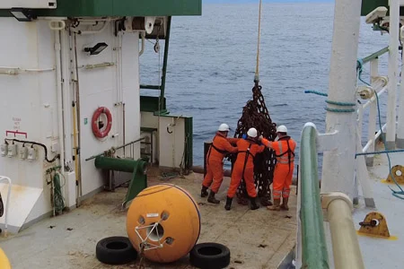 Marine research infrastructure activity at sea